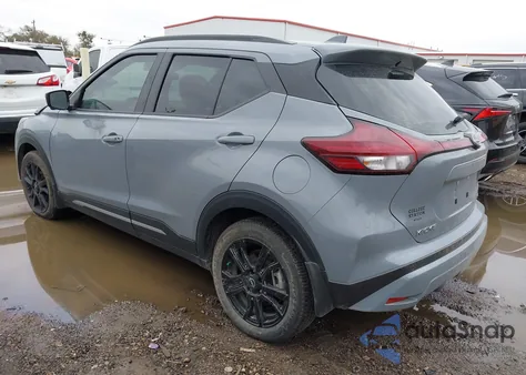 2023 Nissan Kicks Sr Xtronic Cvt z USA, uszkodzony, nr VIN 3N1CP5DV7PL486382